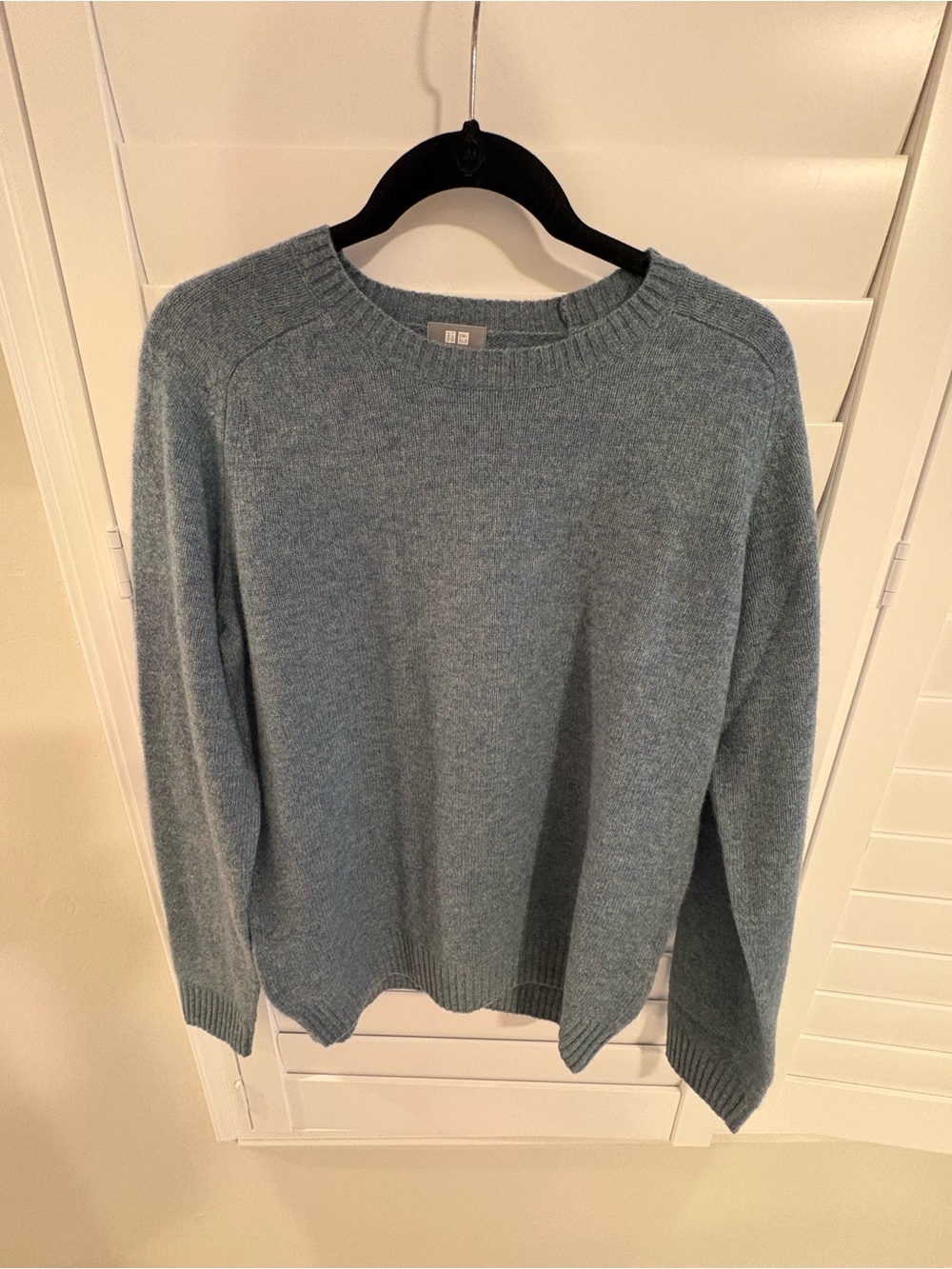 Uniqlo Men's Crewneck Sweater in Light Heather Blue